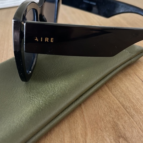 AIRE Black Sunglasses - Picture 4 of 4